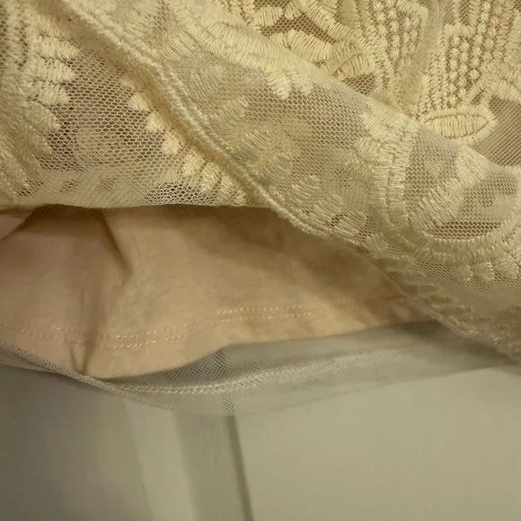 Flower Lace/Mesh Blouse - Picture 3 of 6